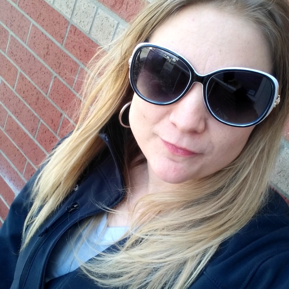 Meet your Posher, Desiree